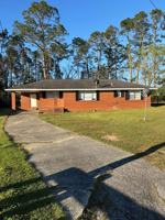 featured image of 733 E 7th St