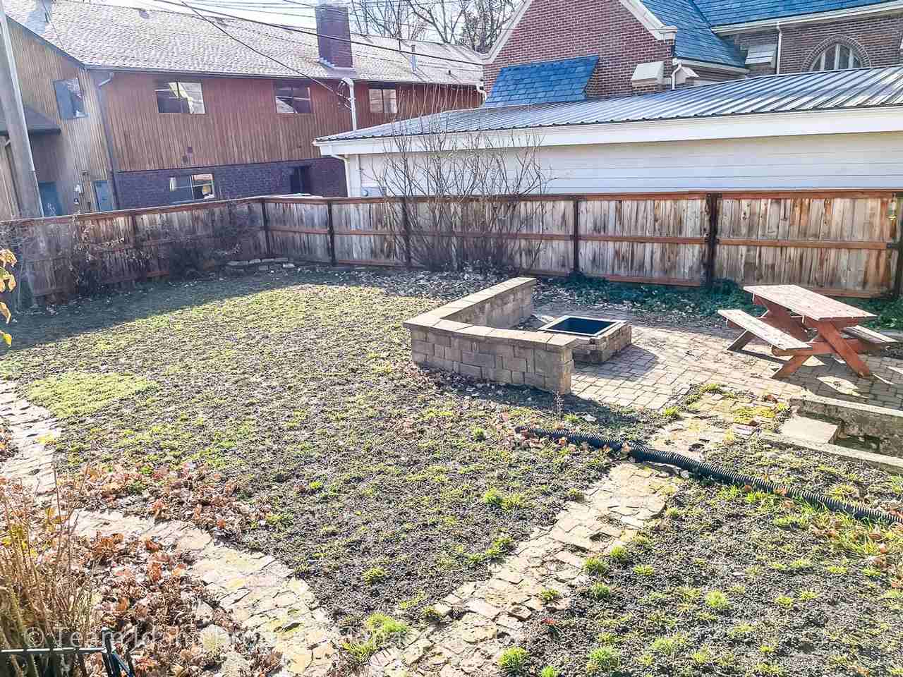 116 N Polk St - Photo 3 of 34