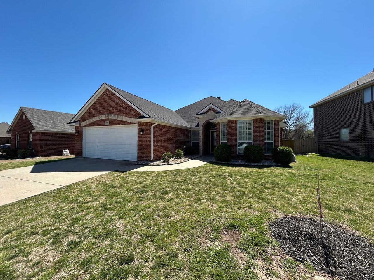 8445 Arroyo Ln - Photo 3 of 41