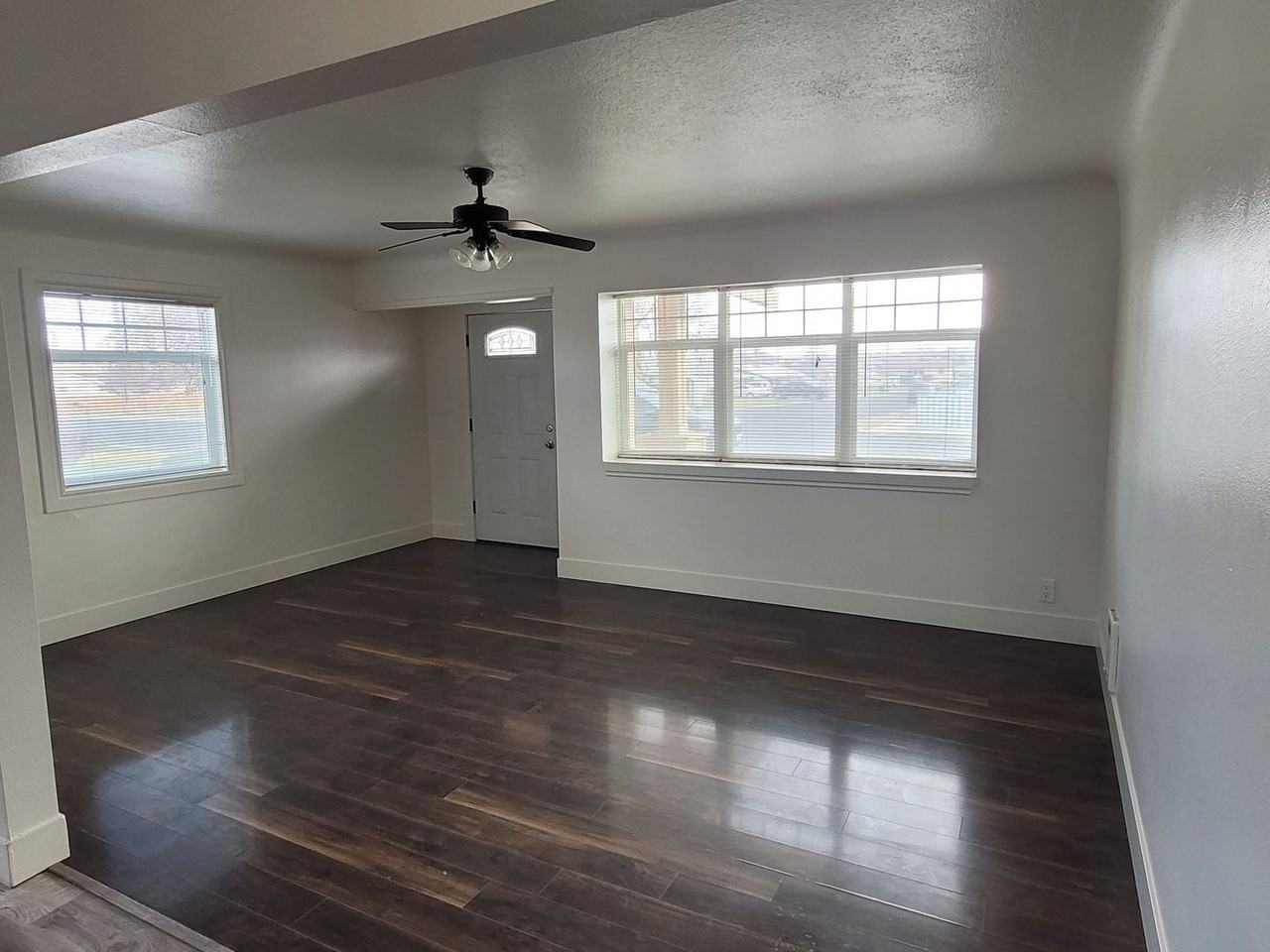 2504 W Peninsula Dr - Photo 2 of 13