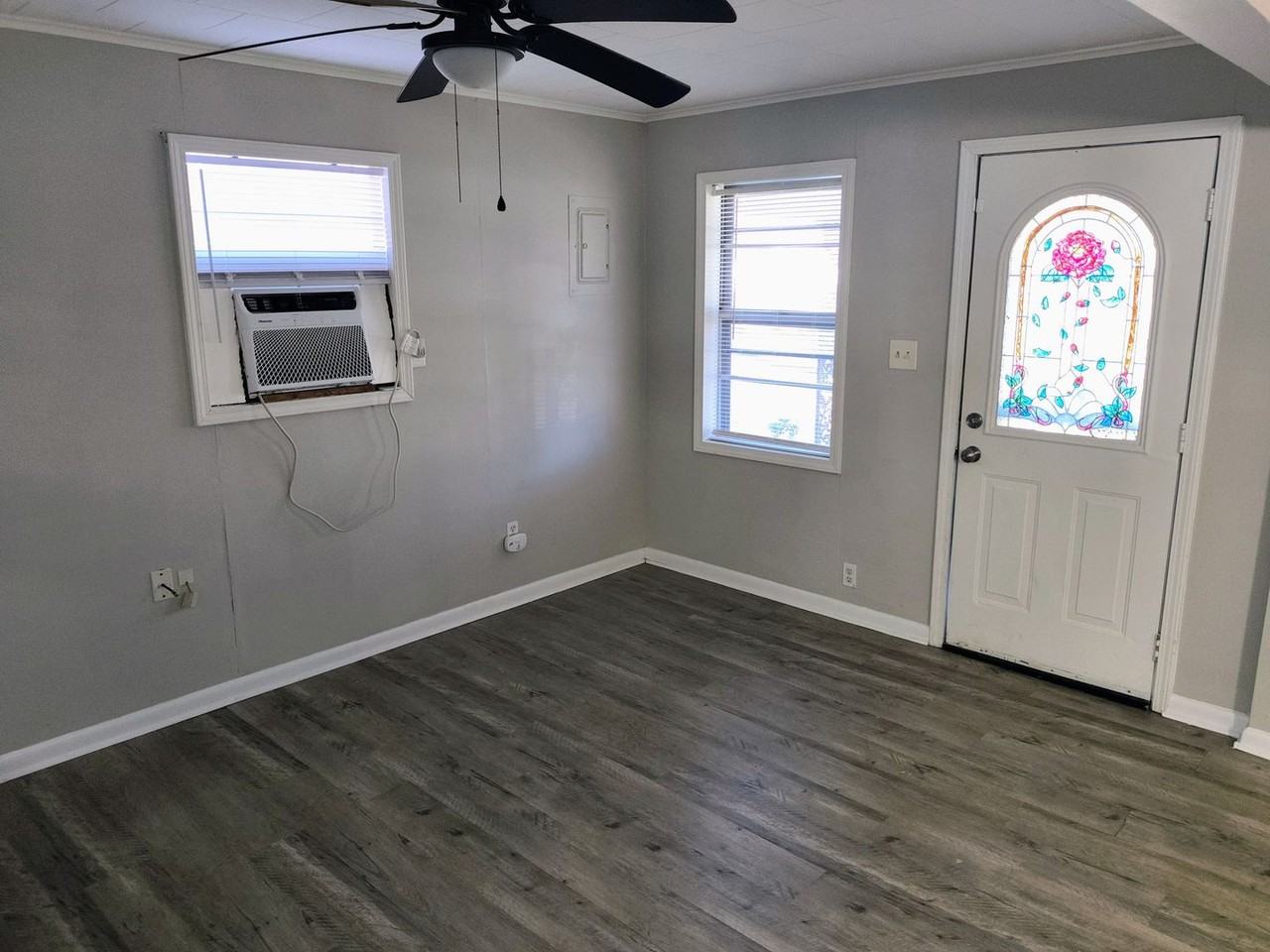 204 Allen St - Photo 5 of 12