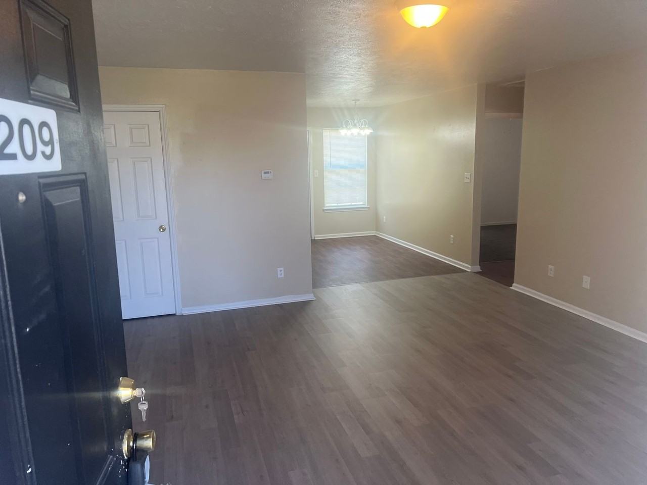 4209 Walnut Park Dr - Photo 2 of 6