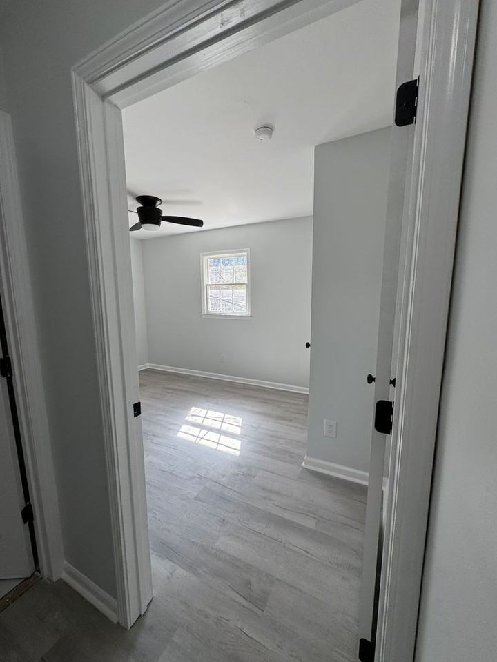 536 Stockton St - Photo 7 of 12