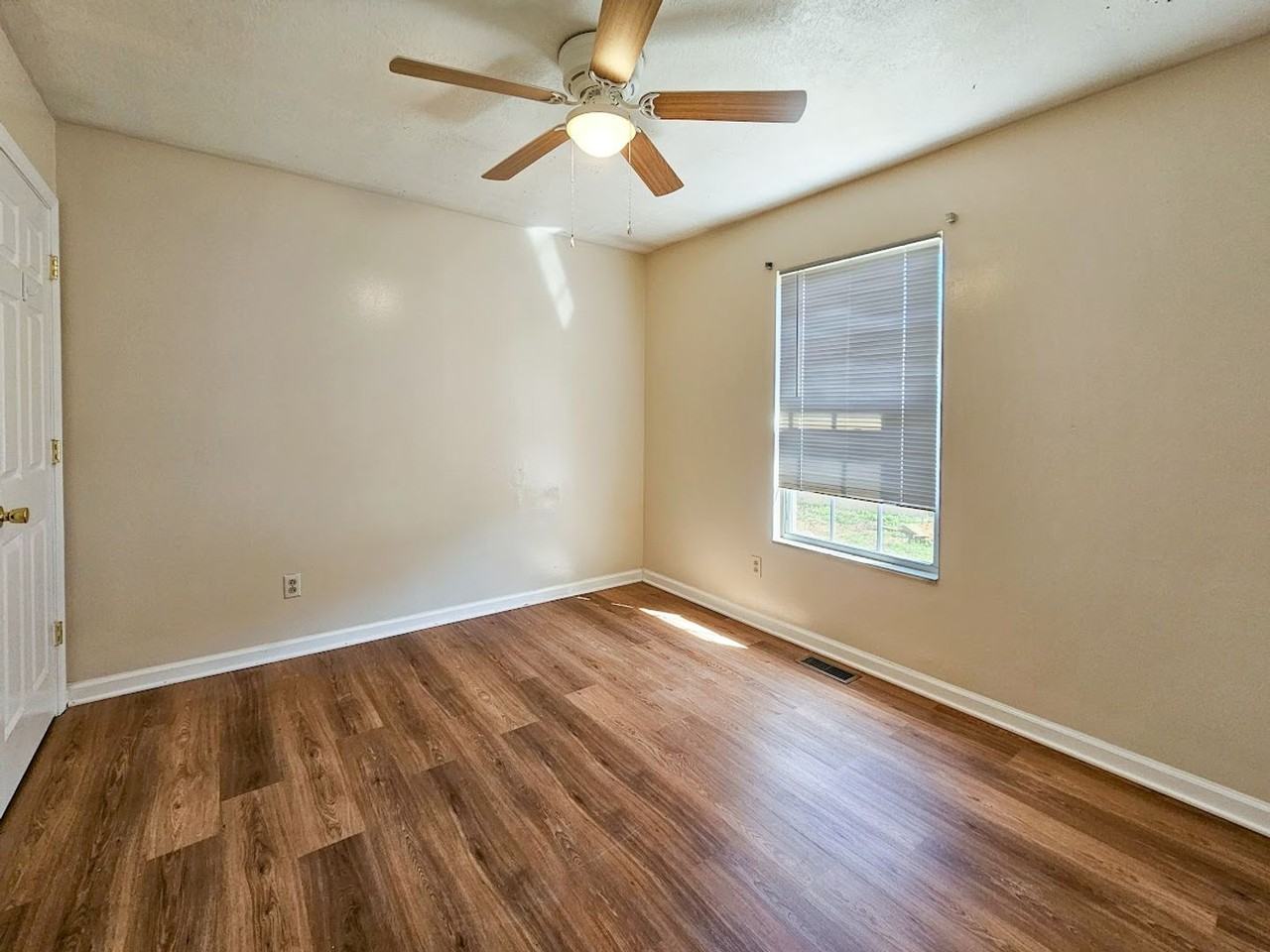 1424 Nolan Ave - Photo 7 of 19