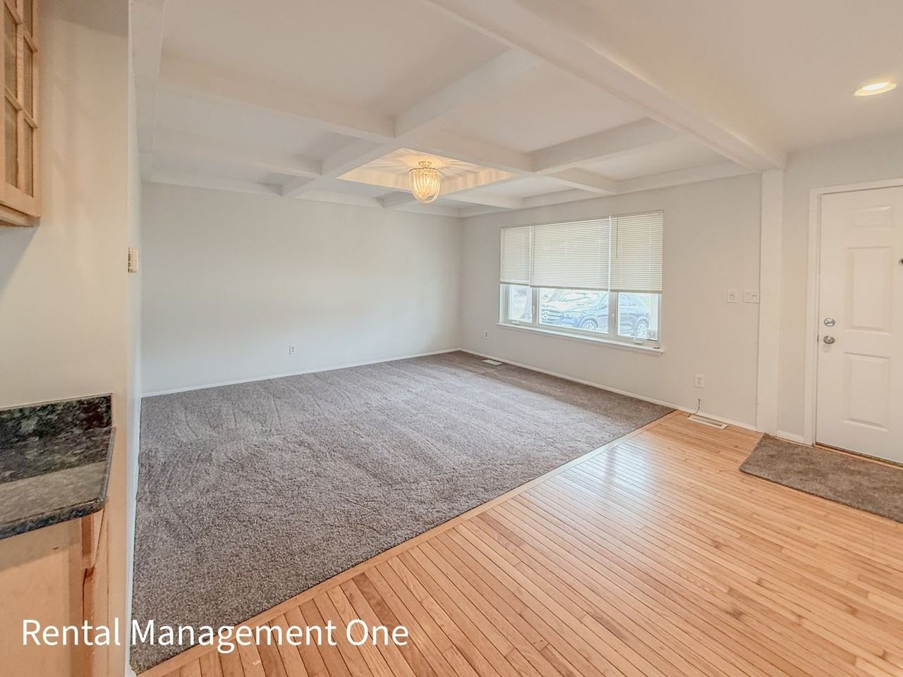 5604 Haymeadow Dr - Photo 3 of 33