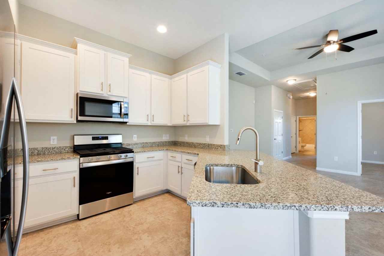 121 Thelonious Dr - Photo 6 of 23