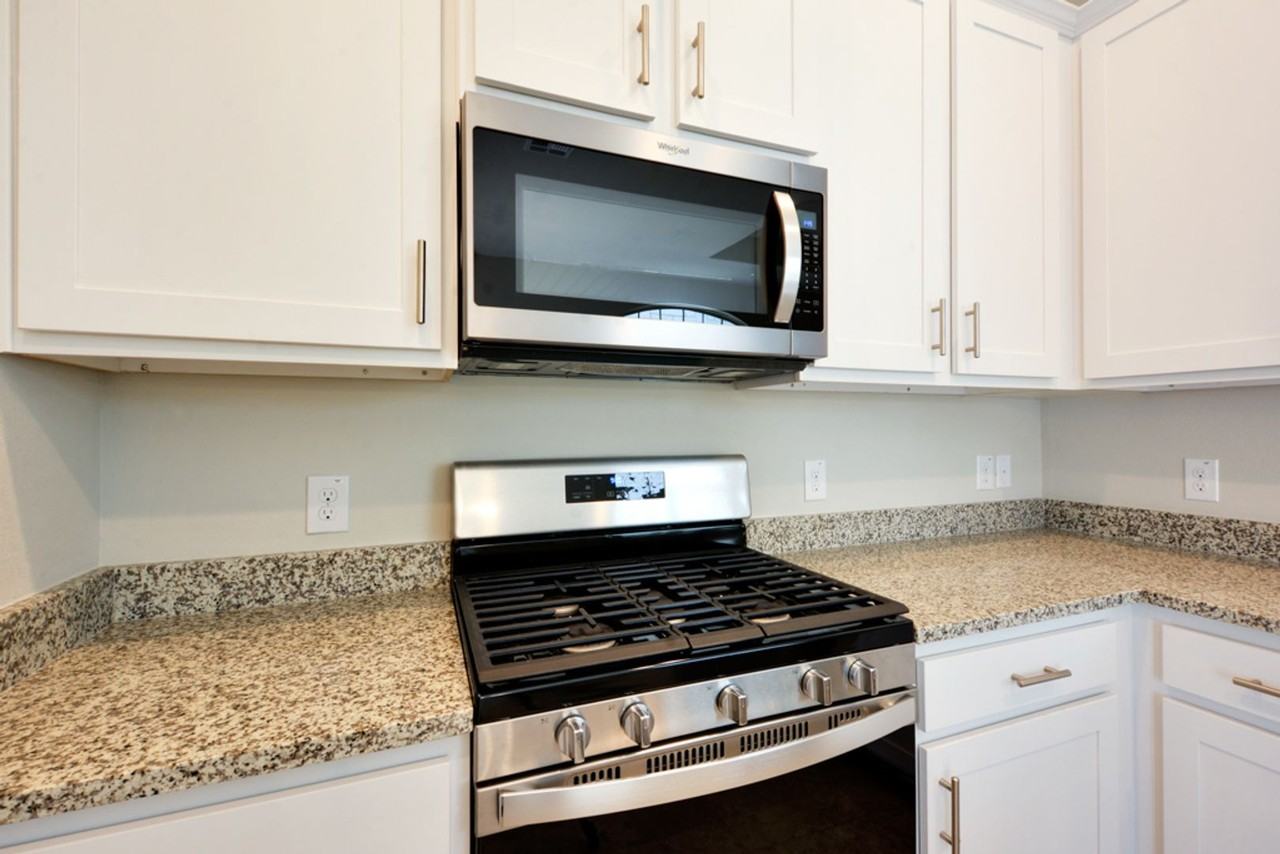 121 Thelonious Dr - Photo 7 of 23