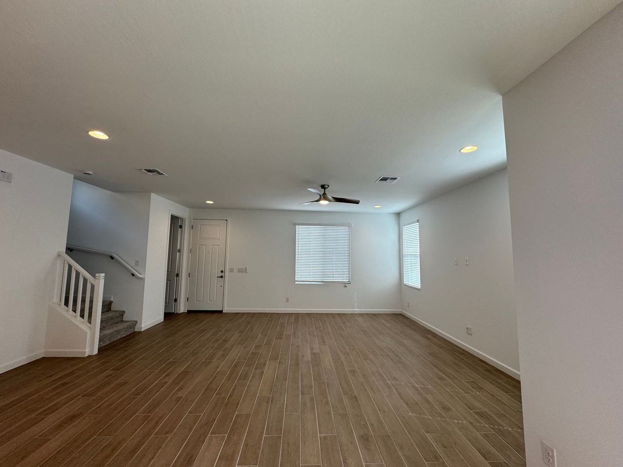 25936 N 22nd Ln - Photo 5 of 28