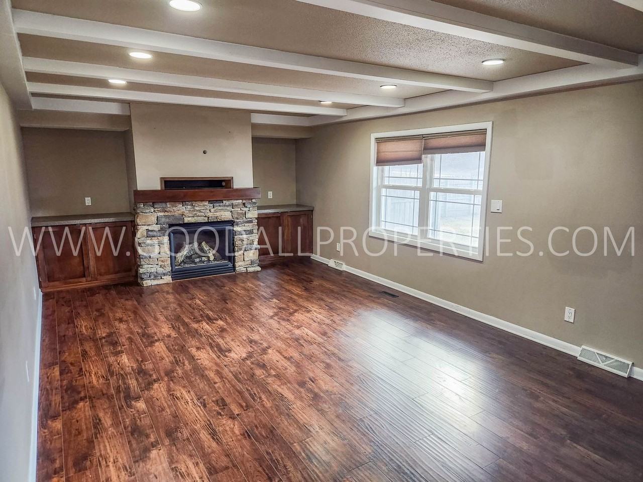 1430 Nw 108th St - Photo 3 of 17
