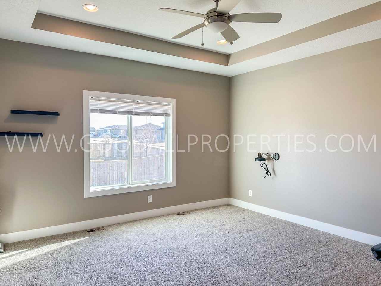 310 Ne Bobcat Dr - Photo 5 of 15