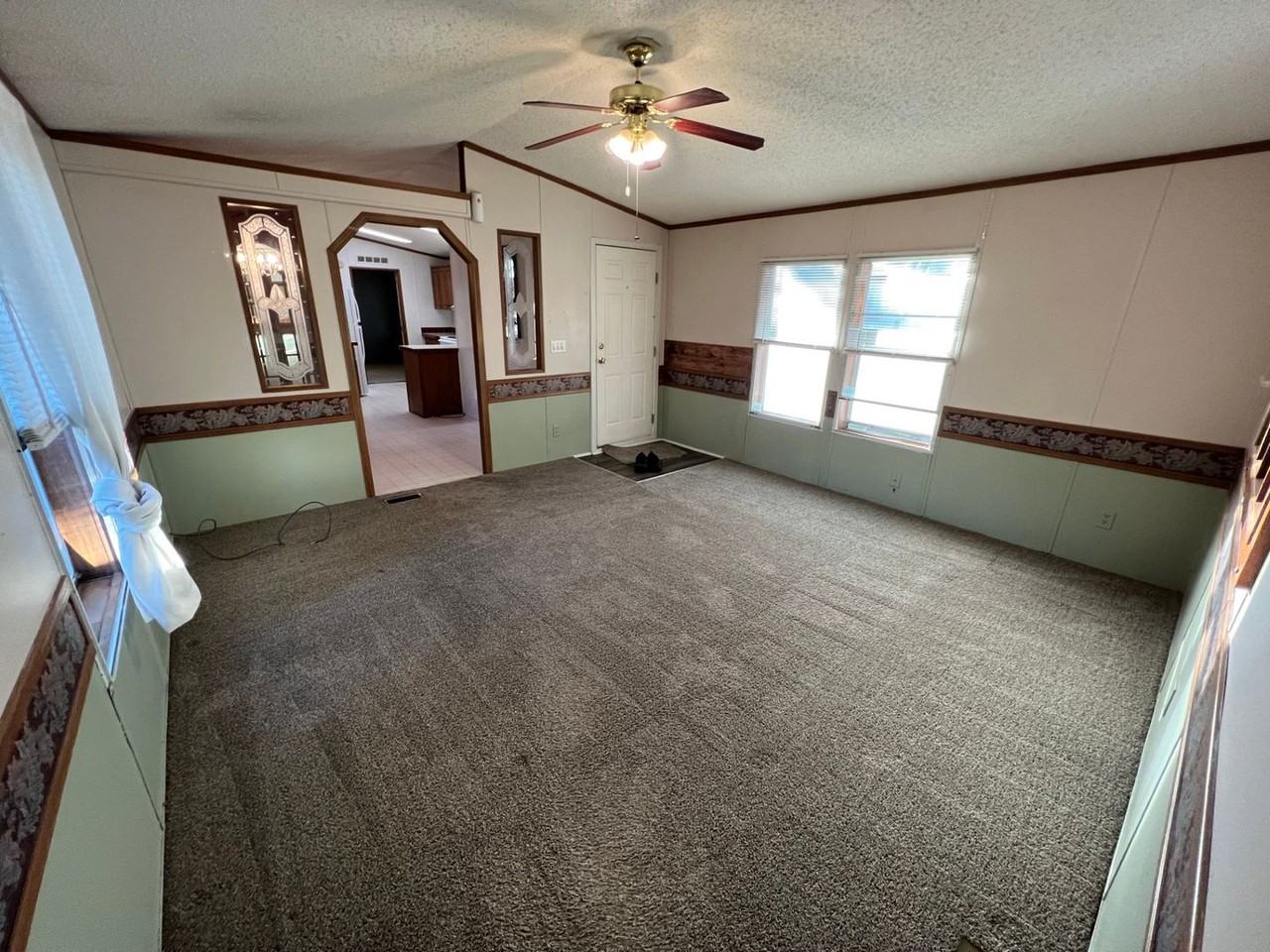 124 Opal Dr - Photo 2 of 50