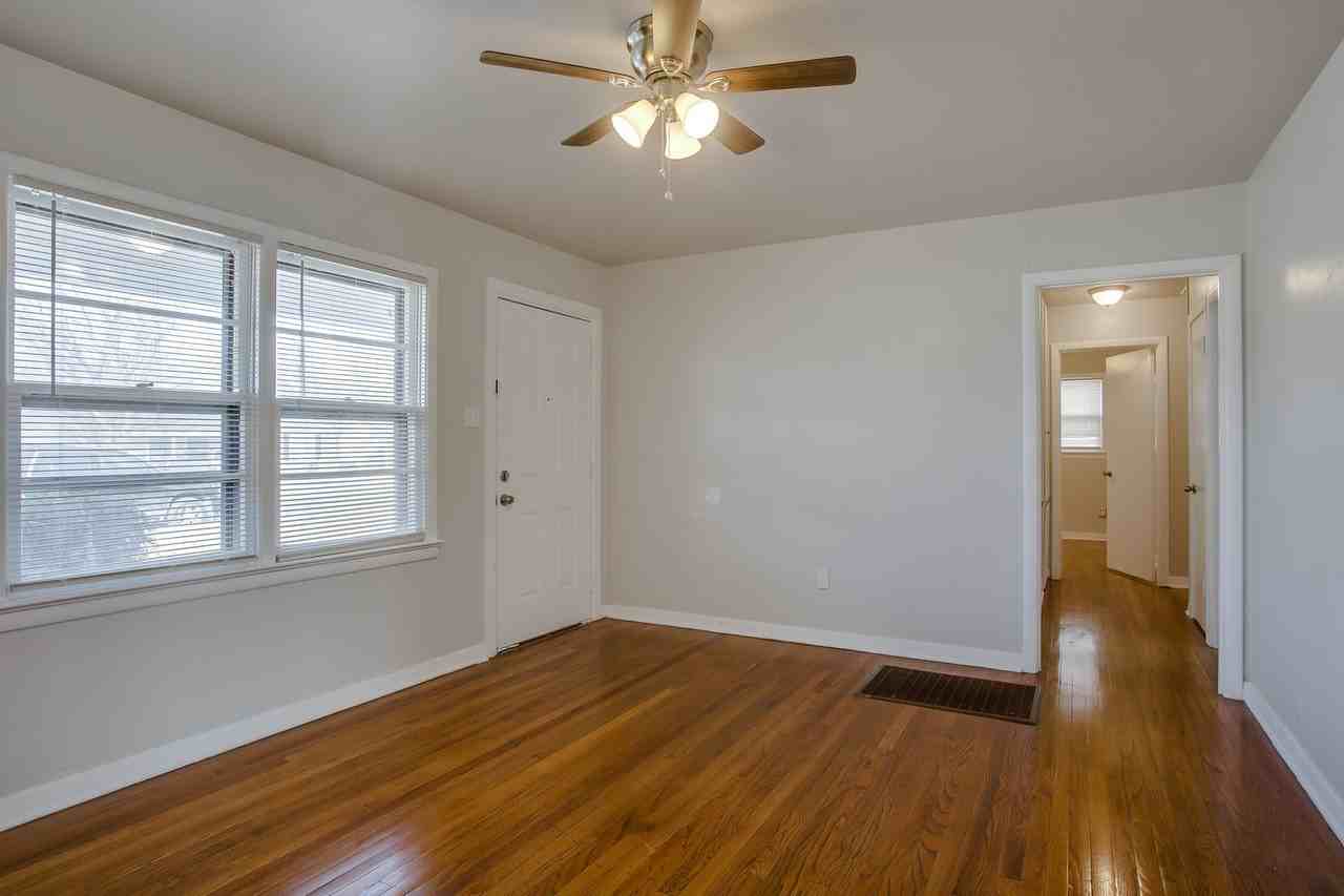 4315 32nd St - Photo 2 of 15