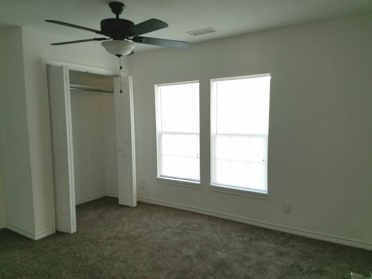 910 Lane Ave - Photo 7 of 13