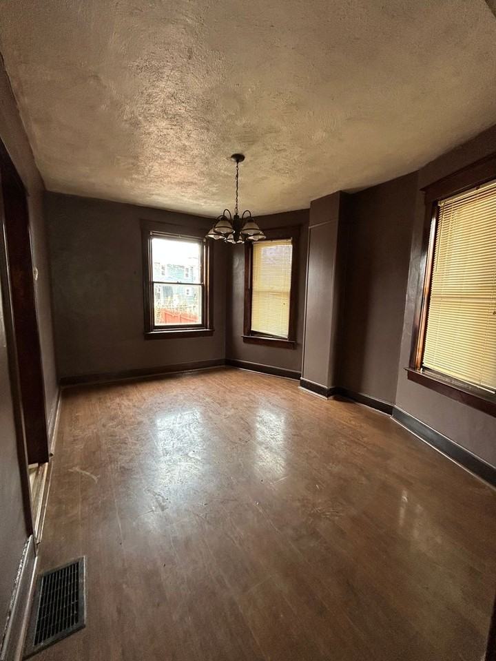 25 Laurel Ave - Photo 6 of 17