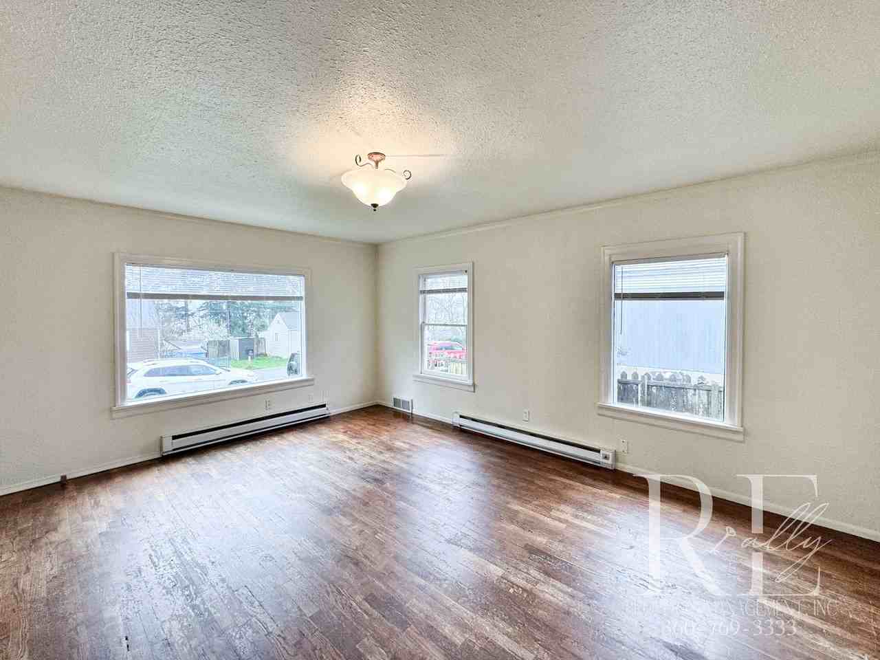 1215 Evans Ave W - Photo 4 of 24