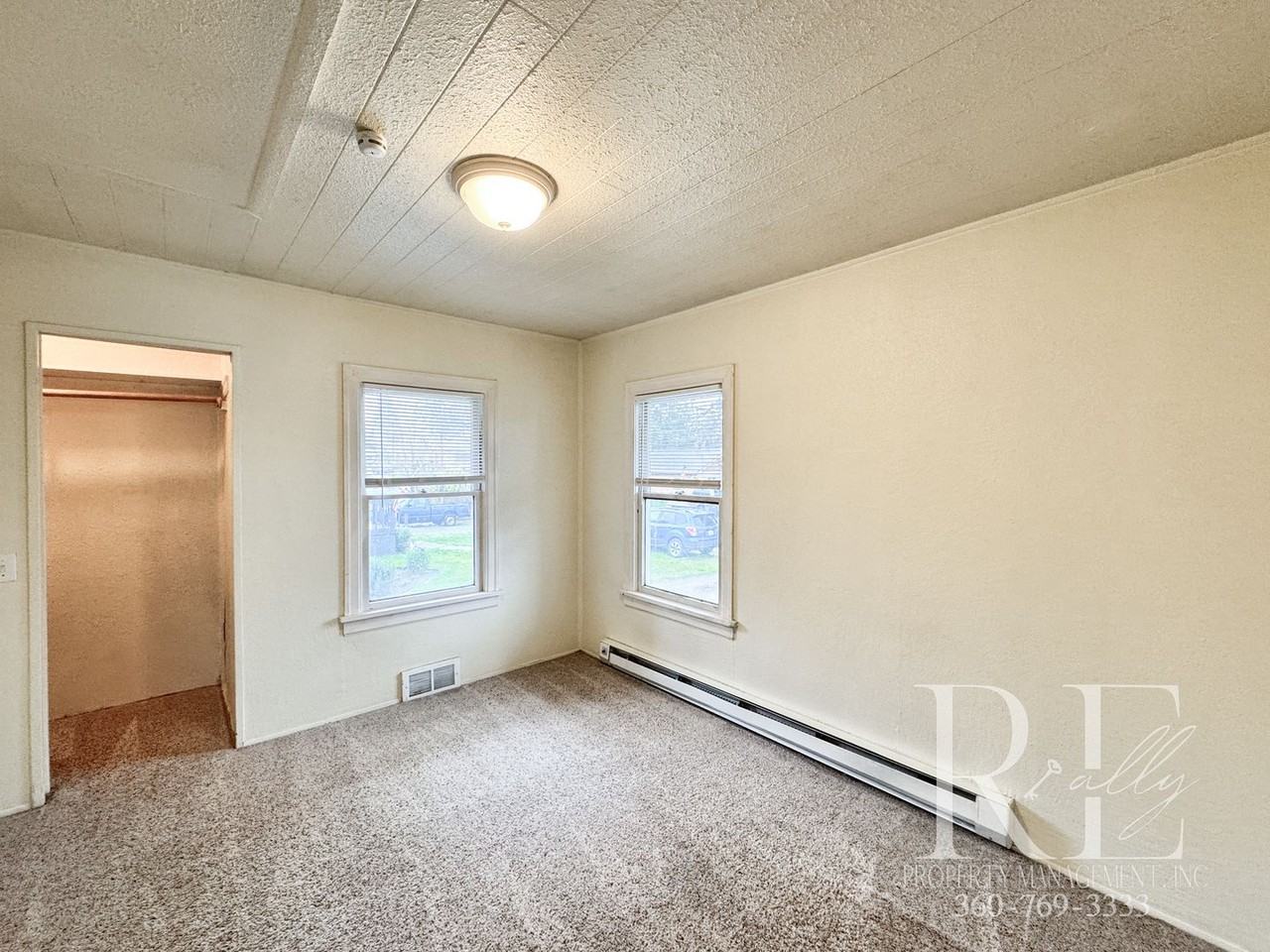 1215 Evans Ave W - Photo 6 of 24