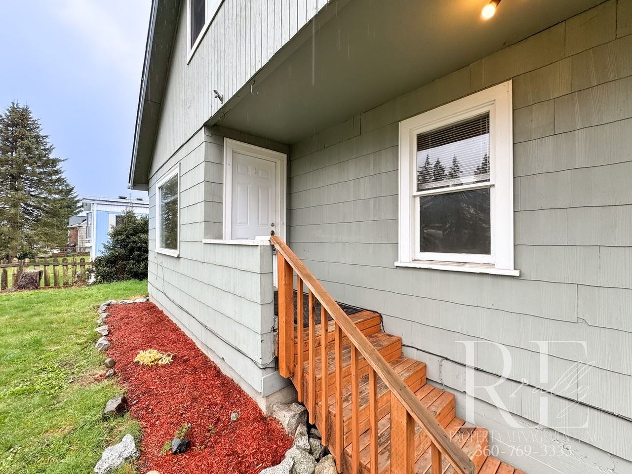1215 Evans Ave W - Photo 3 of 24