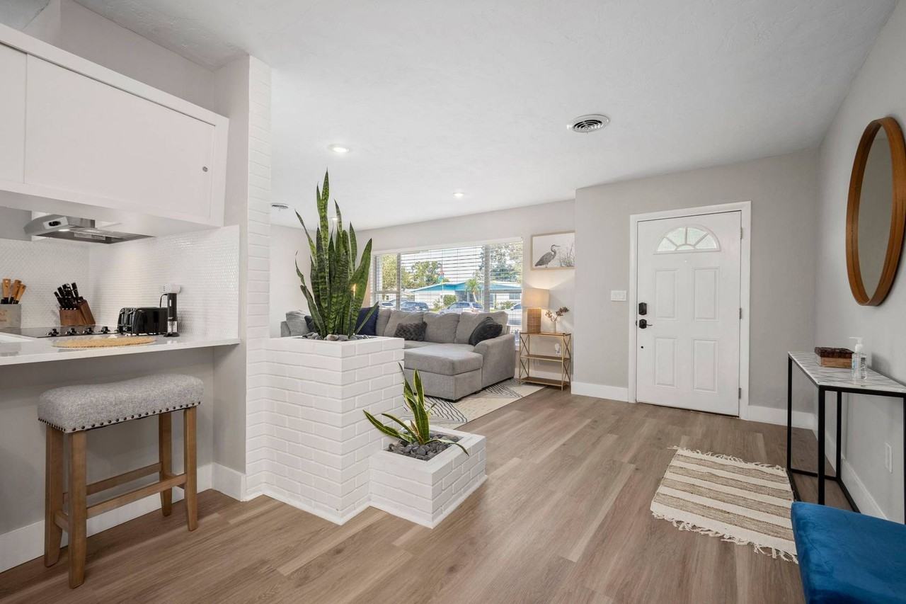 3130 Key Way - Photo 3 of 32