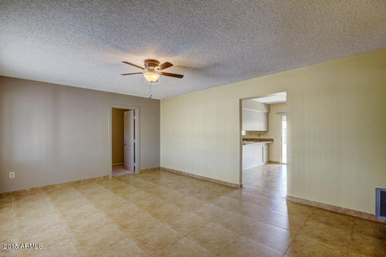 10636 N 114th Ave - Photo 3 of 24
