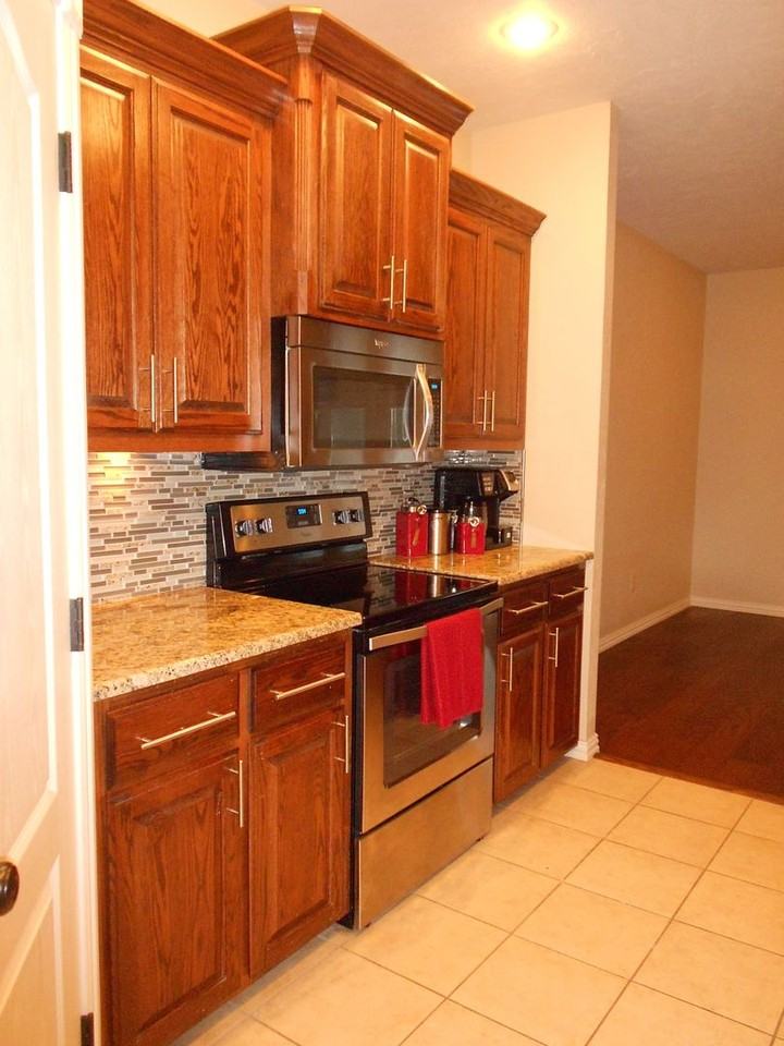 2212 Sw 53rd St - Photo 7 of 32