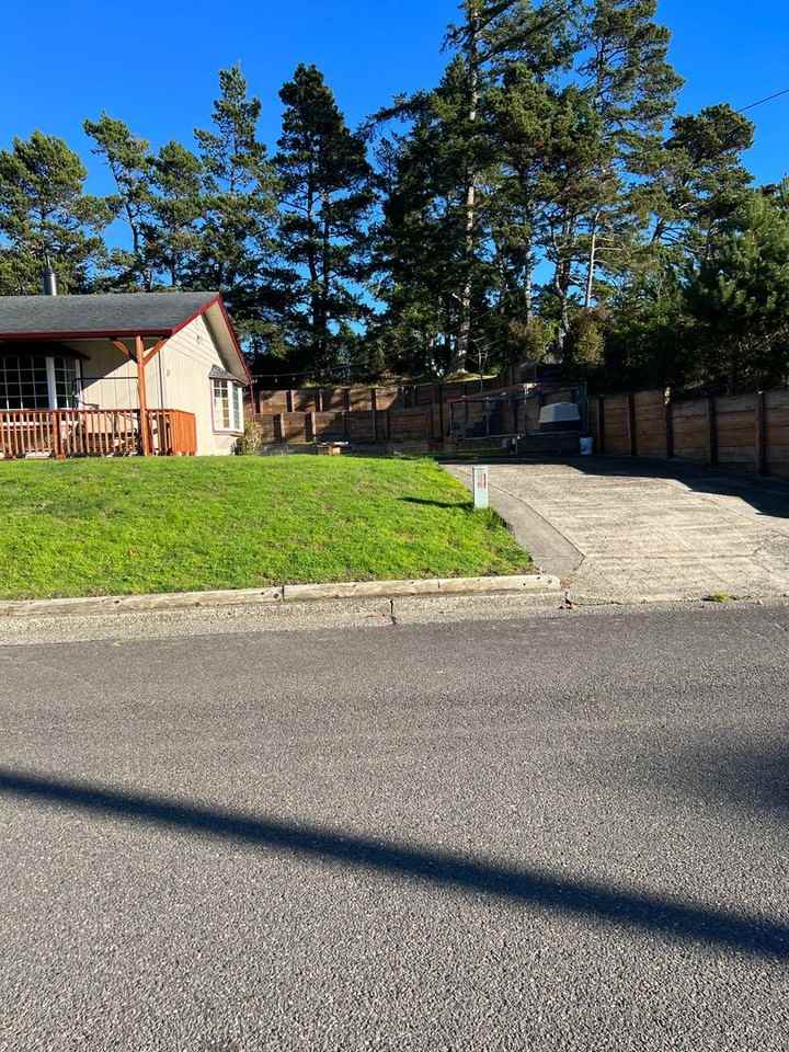 1997 Ash St - Photo 2 of 30