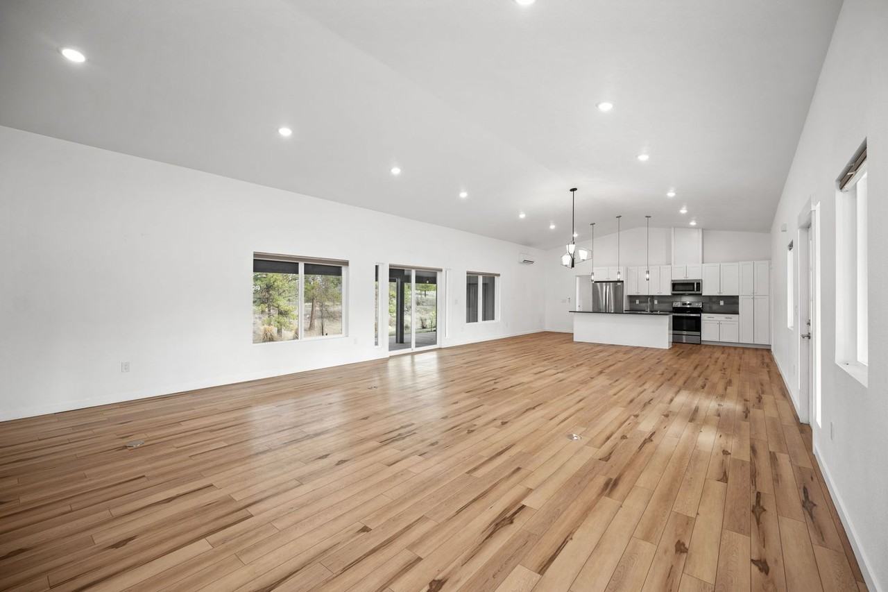 3858 W Cliffside Ln - Photo 2 of 36