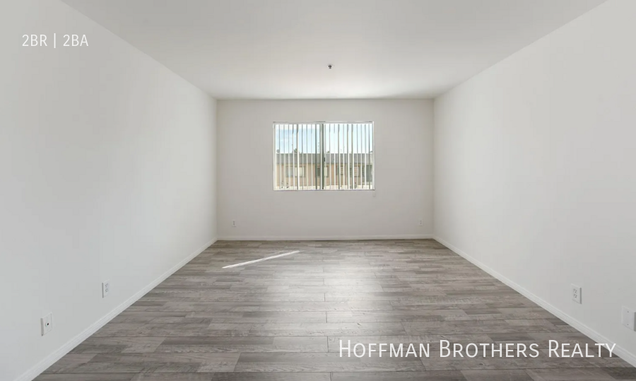 5543 Fulcher Ave #204 - Photo 3 of 11