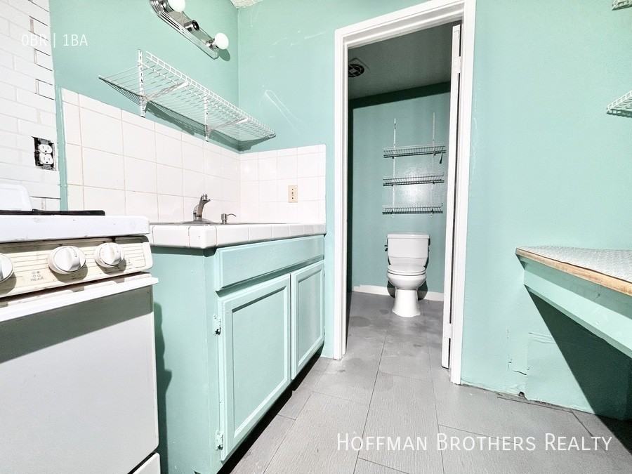 1407 S Manhattan Pl #206 - Photo 2 of 9