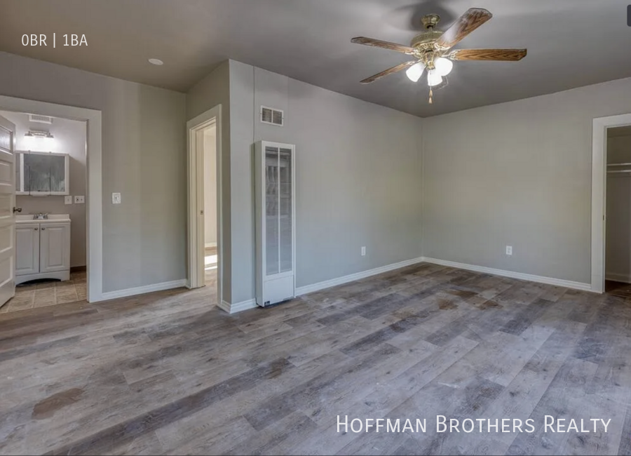 1557 N Hill Ave #11 - Photo 2 of 7