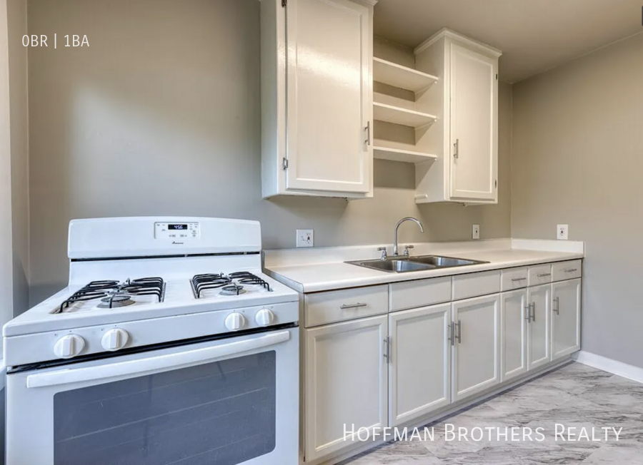 1557 N Hill Ave #11 - Photo 3 of 7