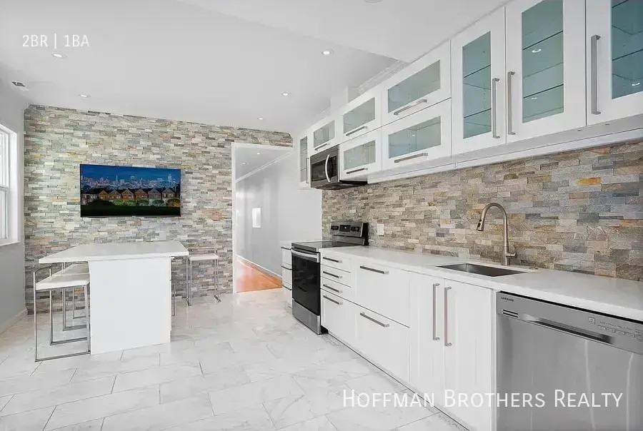 2515 Harrison St #A - Photo 3 of 14