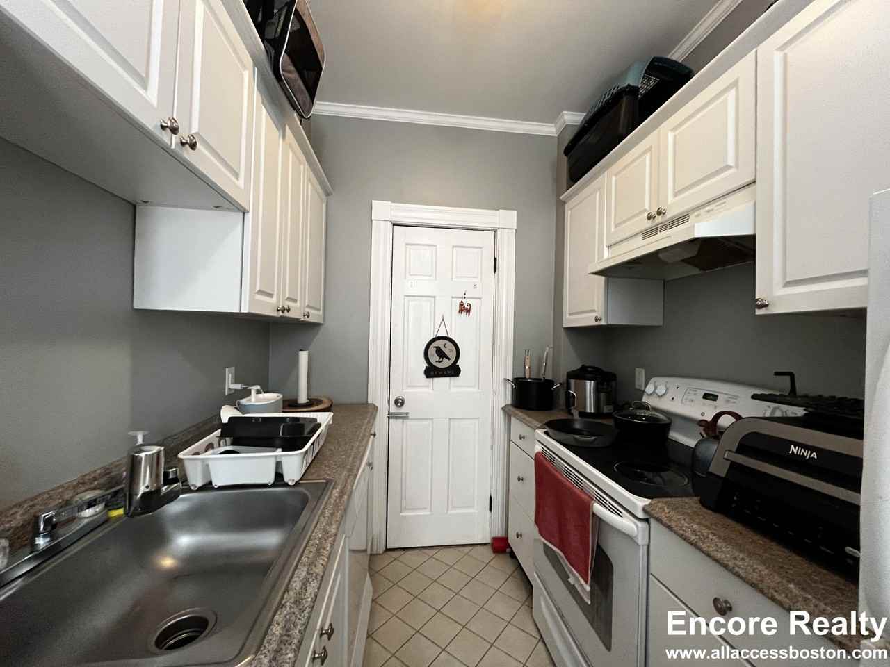 1637 Commonwealth Ave #5