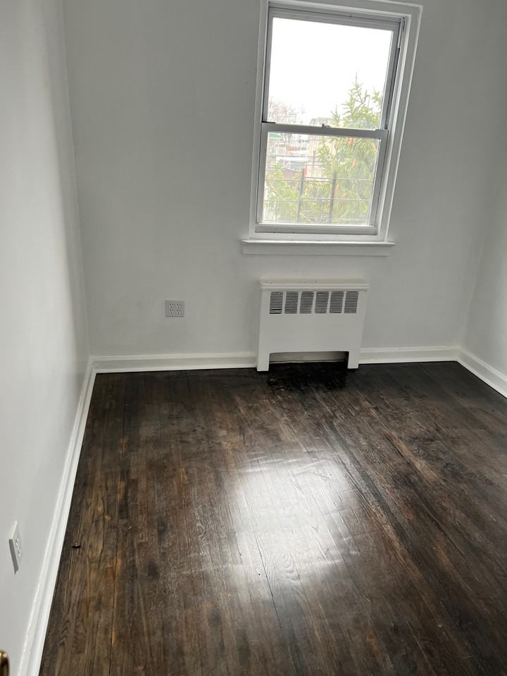 1821 Nereid Ave #2ndFL - Photo 2 of 12