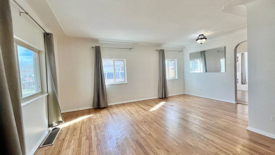 11 S King St - Photo 3 of 23