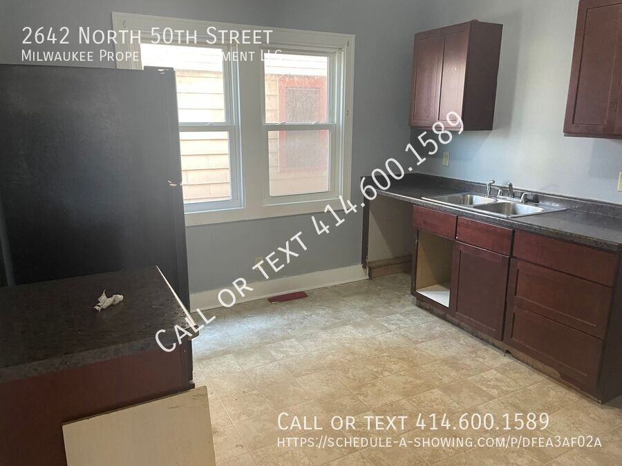 2642 N 50th St - Photo 3 of 5
