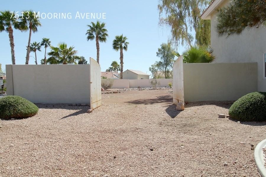 7613 Mooring Ave - Photo 3 of 32