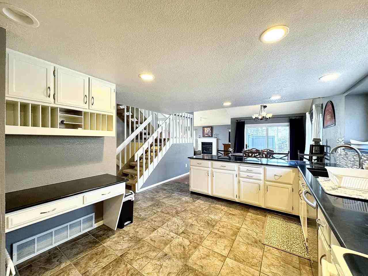 5260 Farm Ridge Place - Photo 6 of 30