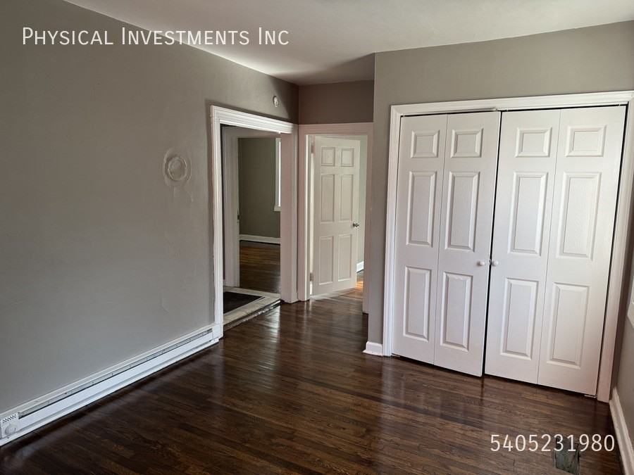 621 Orange Ave Nw - Photo 2 of 11