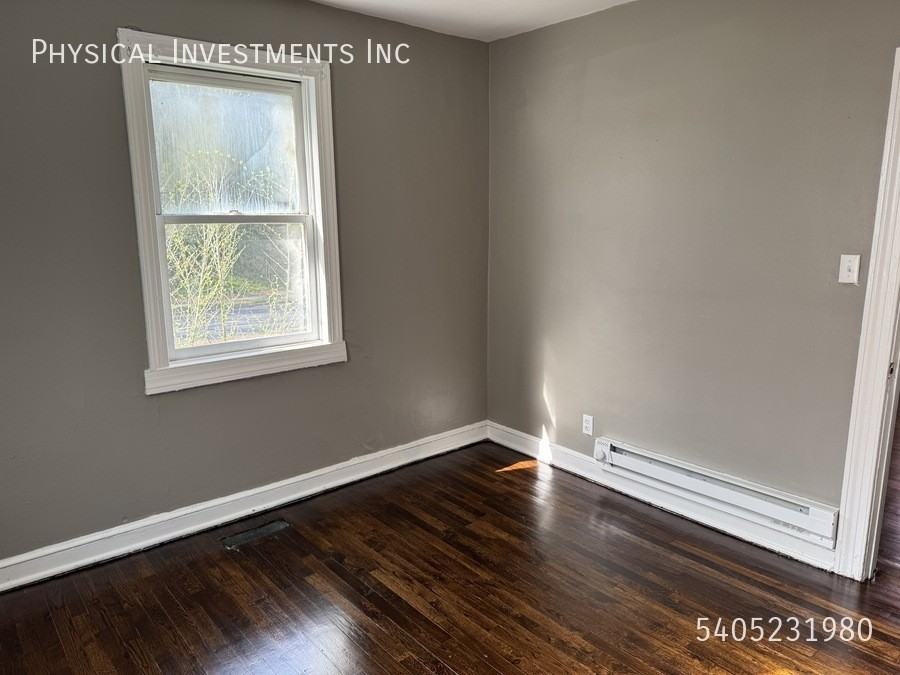 621 Orange Ave Nw - Photo 3 of 11