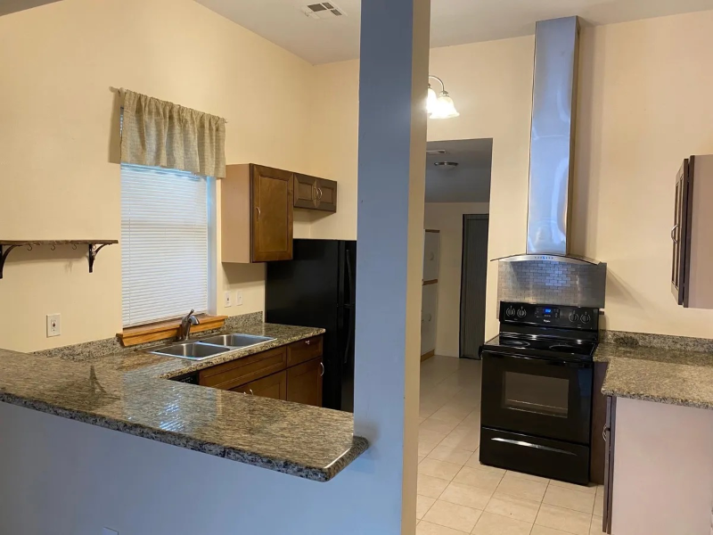 2721 2nd St - Photo 4 of 10