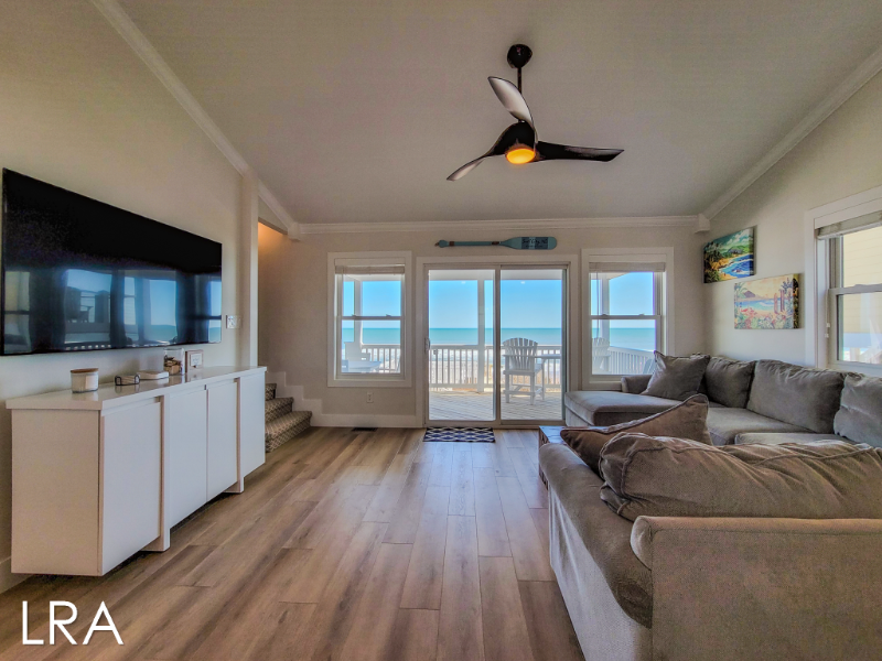 1326 S Shore Dr - Photo 3 of 20