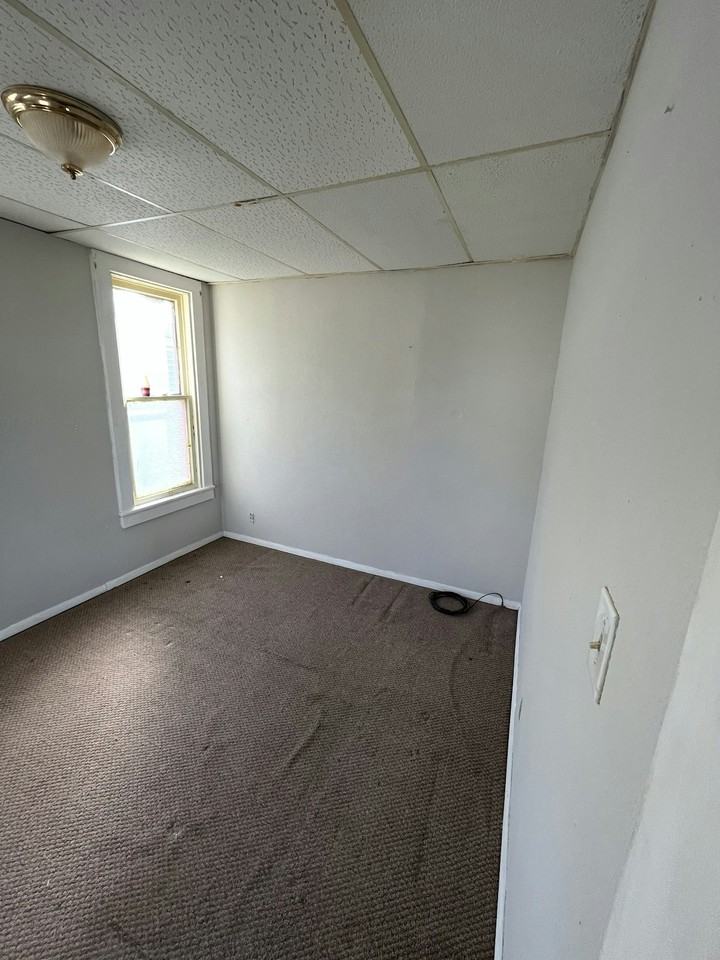 109 East Jackson Street - Photo 5 of 12