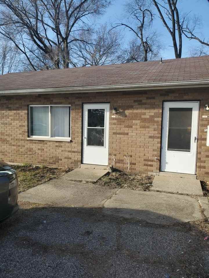 1308 E 12th - Photo 2 of 5