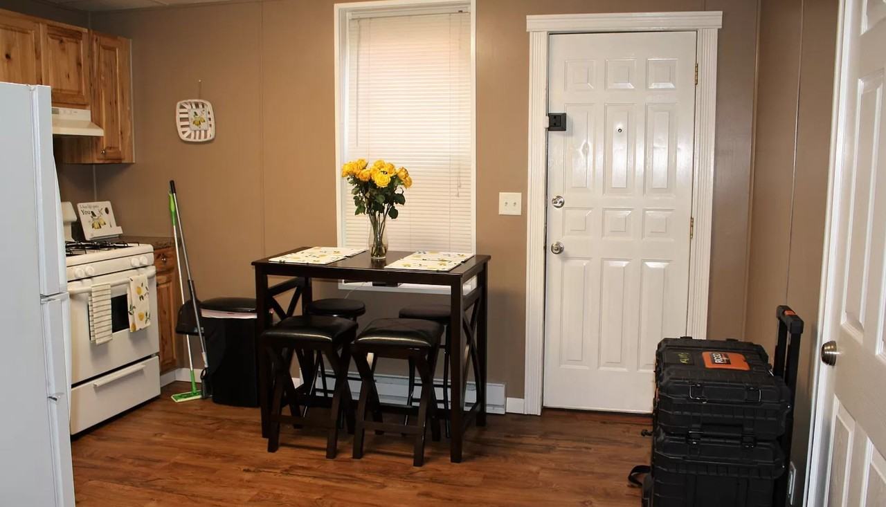 597 East Brockway Avenue - Photo 3 of 11