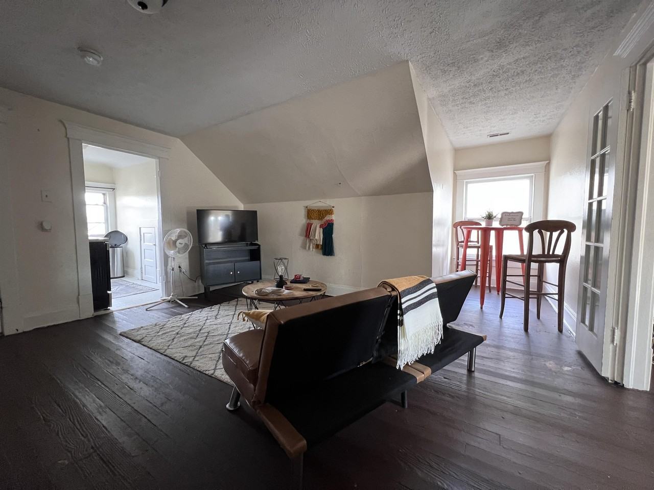 206 - 208 Walnut Street - Photo 2 of 37