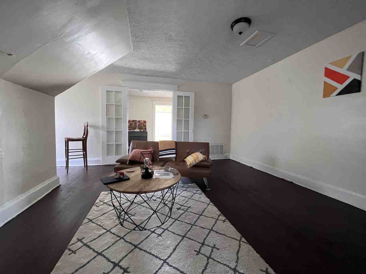 206 - 208 Walnut Street - Photo 3 of 37