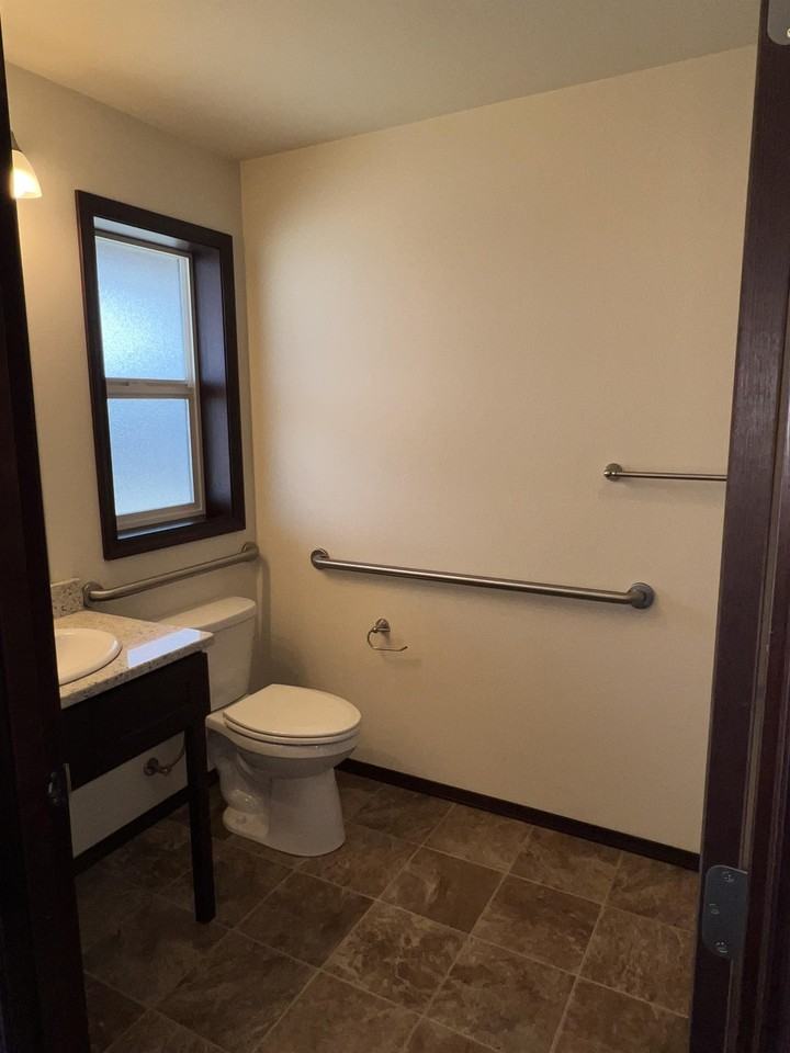 AARON2009 - Photo 6 of 31