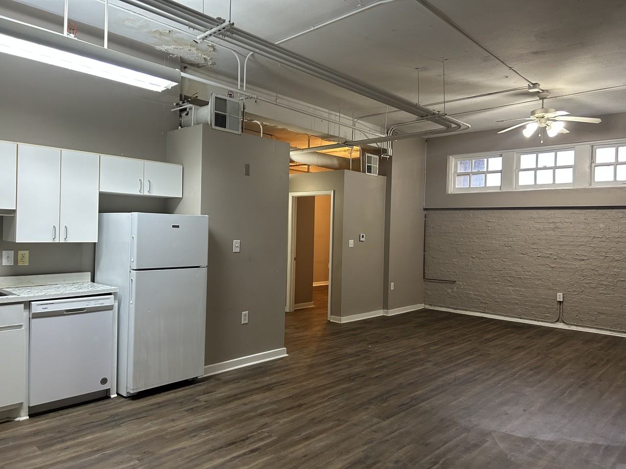 125 Oak St - Photo 2 of 41