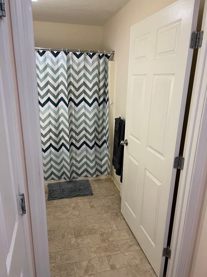 Steven's Manor - Photo 3 of 8