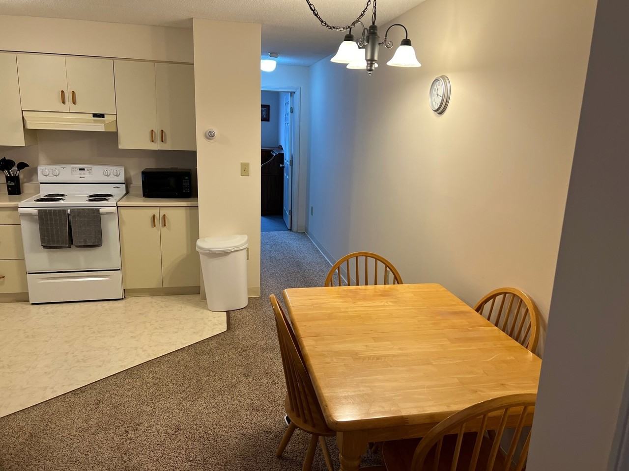 Steven's Manor - Photo 5 of 8